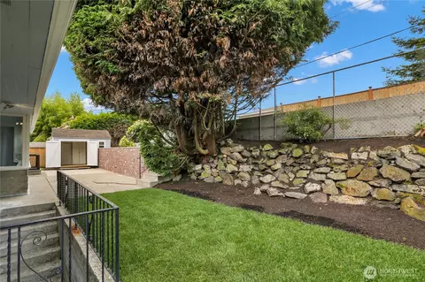 Exterior - 4828 Rucker Ave, Everett, WA 98203 photo 6 of 13