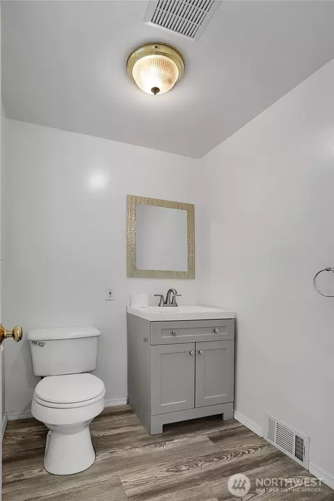 Bath - 4828 Rucker Ave, Everett, WA 98203 photo 2 of 4