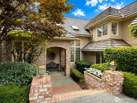 13713 209th Ave NE, Woodinville, WA 98077
