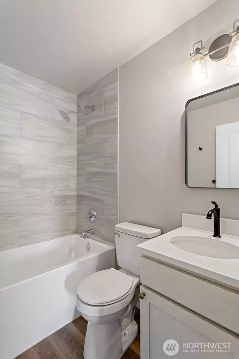 Bath - 1624 Pine St, Everett, WA 98201 photo 2 of 2