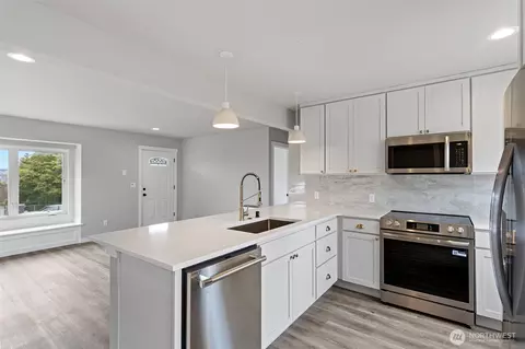 Kitchen - 1624 Pine St, Everett, WA 98201 photo 2 of 5