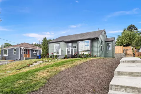 Exterior - 1624 Pine St, Everett, WA 98201 photo 3 of 6