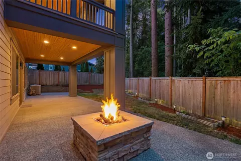 Exterior - 9307 NE 173rd St, Bothell, WA 98011 photo 6 of 7