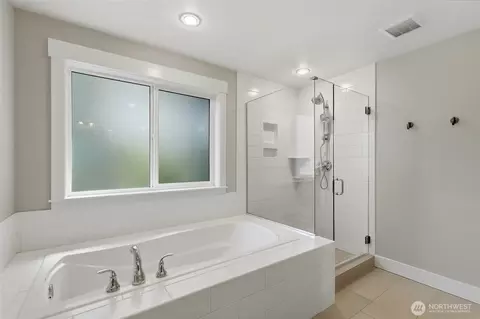 Bath - 9307 NE 173rd St, Bothell, WA 98011 photo 3 of 5