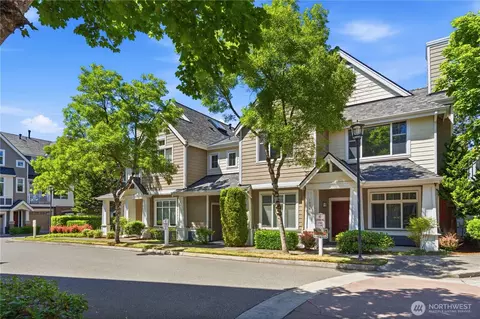 1392 Huckleberry Cir, Issaquah, WA 98029