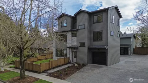 2733 NE 87th St, Seattle, WA 98115