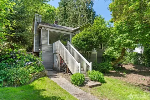 9059 Carkeek Dr S, Seattle, WA 98118