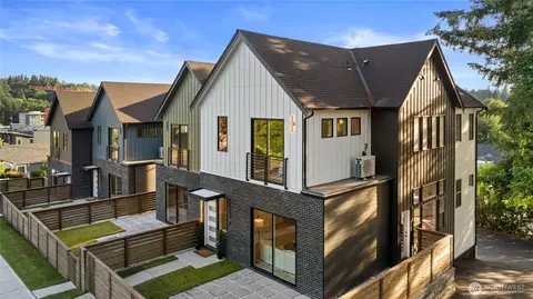 18607 104th Ave NE #B, Bothell, WA 98011