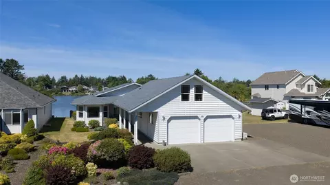 595 Blue Wing Loop SE, Ocean Shores, WA 98569