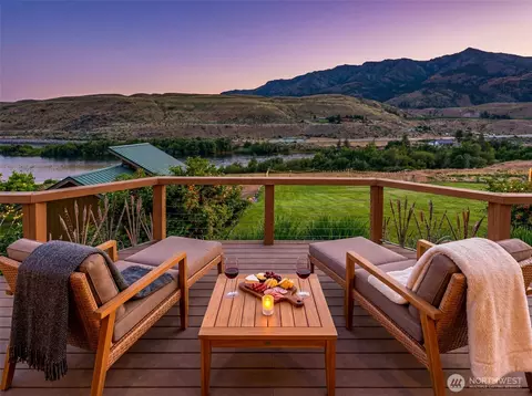 105 Bill Shaw Rd, Pateros, WA 98846