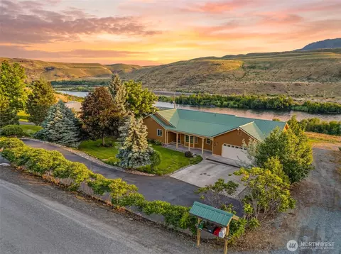 105 Bill Shaw Rd, Pateros, WA 98846
