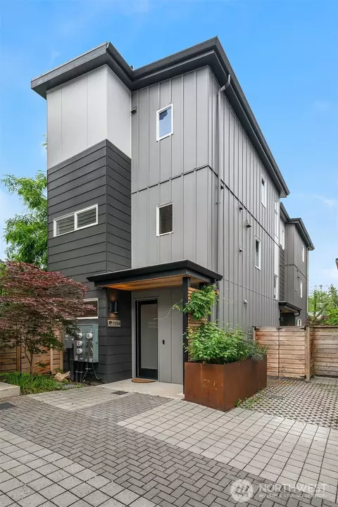 7154 44th Ave S, Seattle, WA 98118