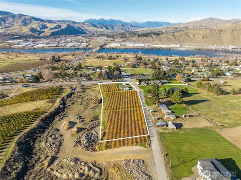 20 Blue Grade Rd, East Wenatchee, WA 98802