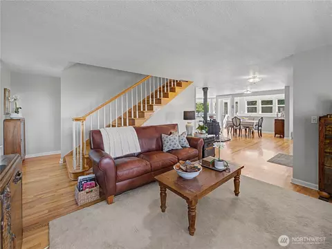 Living - 27721 SE 400th Way, Enumclaw, WA 98022 photo 2 of 3