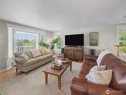 Living - 27721 SE 400th Way, Enumclaw, WA 98022 photo 1 of 3