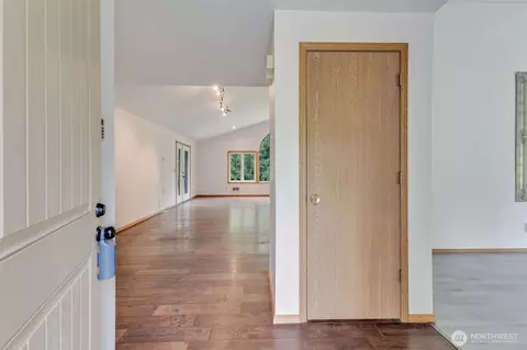 Entry Way - 39322 310th Ave SE, Enumclaw, WA 98022 photo 1 of 1