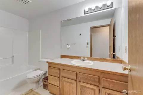 Bath - 39322 310th Ave SE, Enumclaw, WA 98022 photo 1 of 4