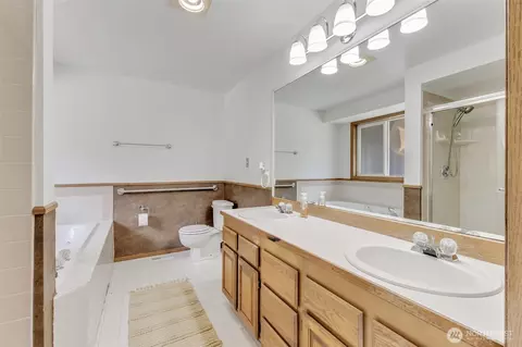 Bath - 39322 310th Ave SE, Enumclaw, WA 98022 photo 3 of 4