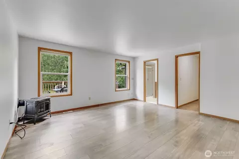 Living - 39322 310th Ave SE, Enumclaw, WA 98022 photo 10 of 12