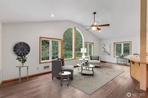 Living - 39322 310th Ave SE, Enumclaw, WA 98022 photo 11 of 12