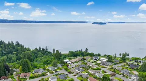 View/Area - 507 View Ridge Dr, Everett, WA 98203 photo 2 of 12