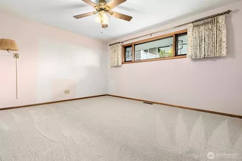 Bedroom - 507 View Ridge Dr, Everett, WA 98203 photo 3 of 3