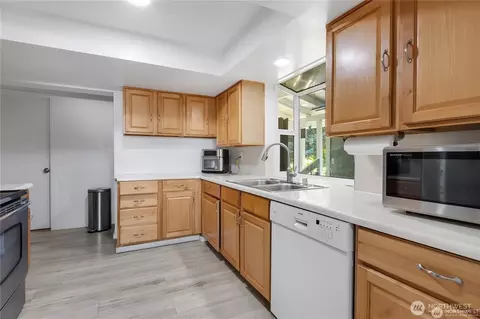 Kitchen - 7412 E St, Tacoma, WA 98404 photo 1 of 2