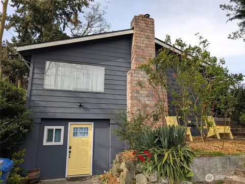 936 N 101st St, Seattle, WA 98133