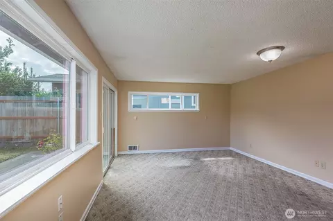 Living - 717 E Spruce St, Sequim, WA 98382 photo 5 of 5