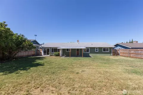 Exterior - 717 E Spruce St, Sequim, WA 98382 photo 7 of 15