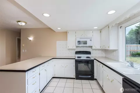 Kitchen - 717 E Spruce St, Sequim, WA 98382 photo 3 of 3