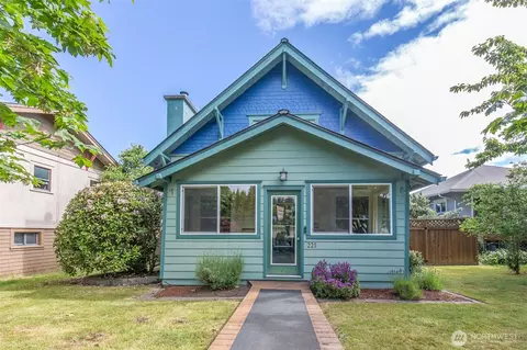 221 W 15th St, Port Angeles, WA 98362