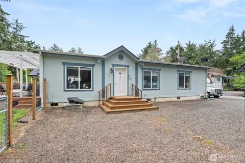 372 Eridani Loop SE, Ocean Shores, WA 98569