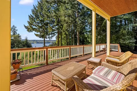 28525 143rd Ave SW, Vashon, WA 98070