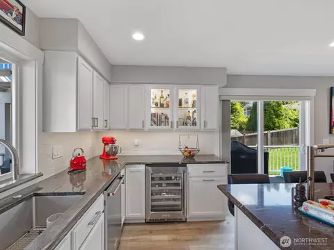Kitchen - 4909 Chinook Dr, Everett, WA 98203 photo 2 of 5