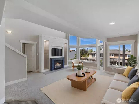 Living - 4909 Chinook Dr, Everett, WA 98203 photo 2 of 3