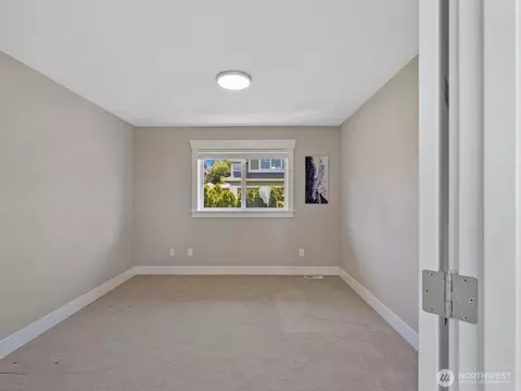 Bedroom - 4909 Chinook Dr, Everett, WA 98203 photo 3 of 3