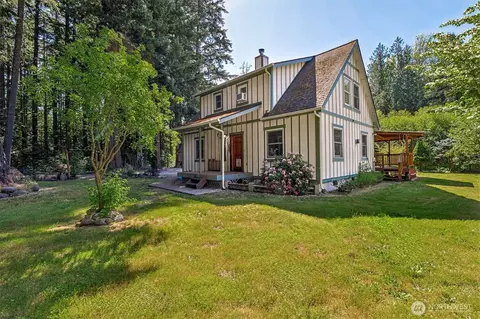 15711 Vail Cut Off Rd SE, Rainier, WA 98576