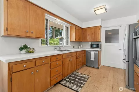 Kitchen - 4612 View Dr, Everett, WA 98203 photo 2 of 4