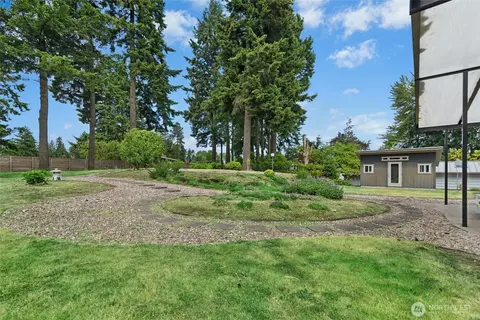 Exterior - 4612 View Dr, Everett, WA 98203 photo 5 of 11