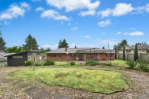 Exterior - 4612 View Dr, Everett, WA 98203 photo 9 of 11