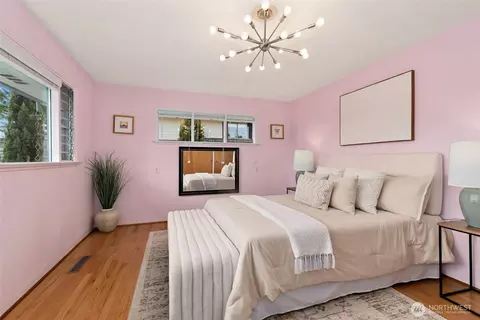 Bedroom - 4612 View Dr, Everett, WA 98203 photo 4 of 4