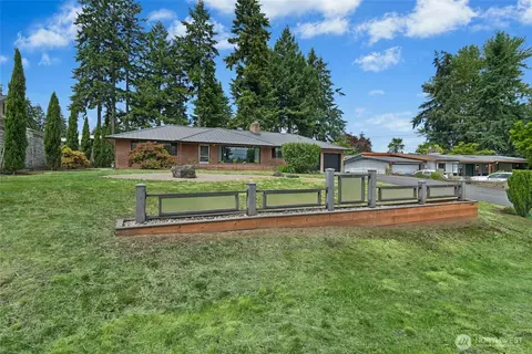 Exterior - 4612 View Dr, Everett, WA 98203 photo 2 of 11