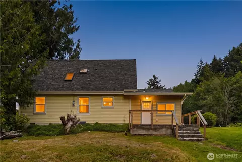 17816 Herron Rd NW, Lakebay, WA 98349