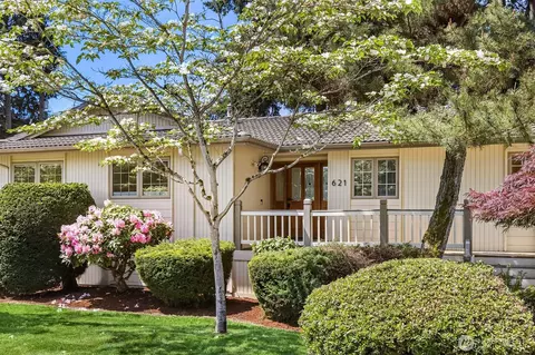 621 128th Ave SE, Bellevue, WA 98005