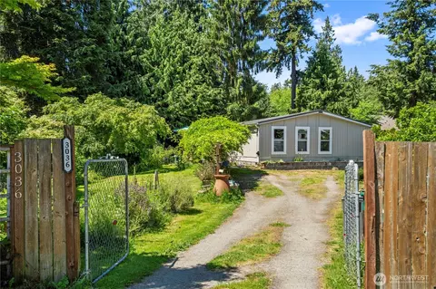 3036 Emerald Crescent Ct, Camano Island, WA 98282