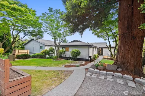 818 W Argand St, Seattle, WA 98119