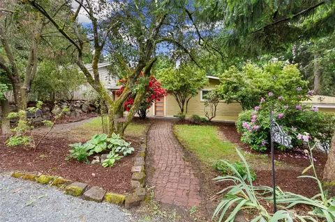 3815 NE 113th St, Seattle, WA 98125