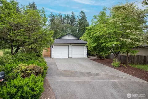 21927 SE 237th St, Maple Valley, WA 98038