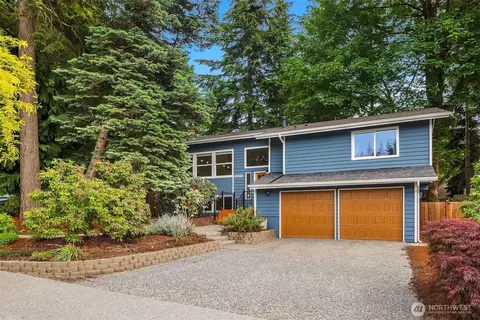 11821 SE 67th Pl, Bellevue, WA 98006